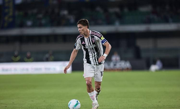 意甲转会新闻汇总：米兰寻找迈尼昂接班人，国米看中20岁后卫